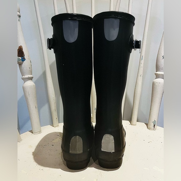 Children’s Hunter Rain Boots Boys size 3
Girls size 4f - Picture 2 of 4